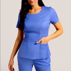 Jaanuu Pintuck Scrub Set